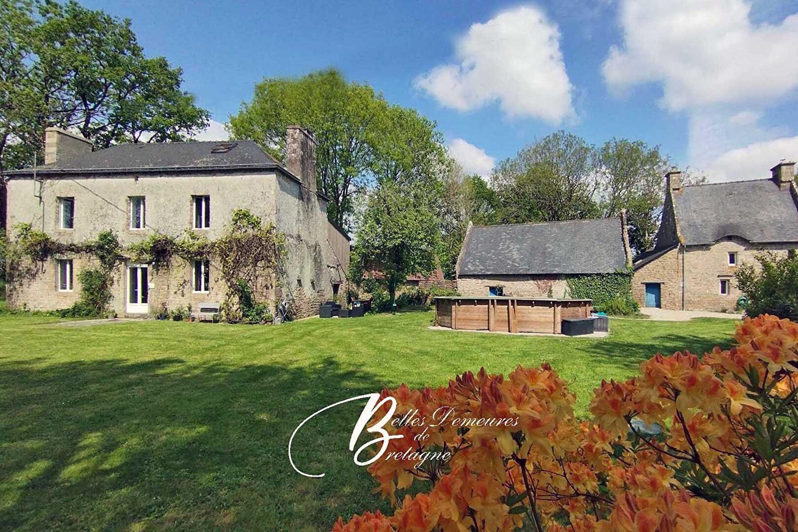For sale Beautiful property complex near Auray and 25 min from beaches