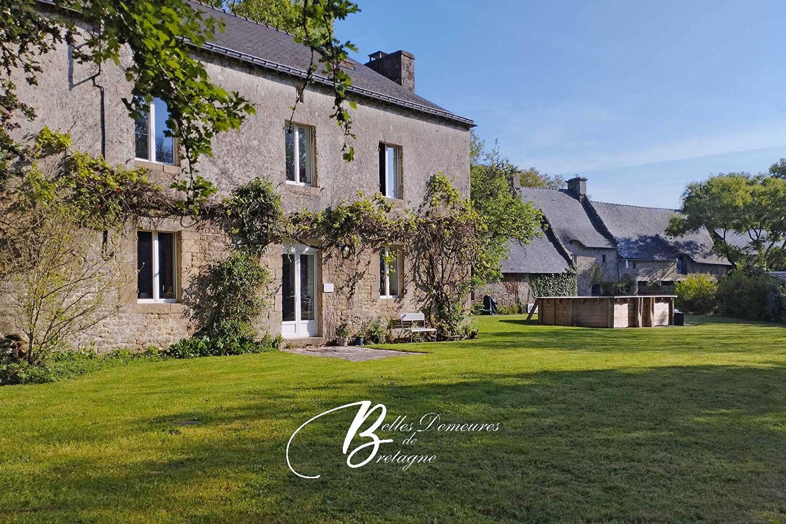 For sale Beautiful property complex near Auray and 25 min from beaches