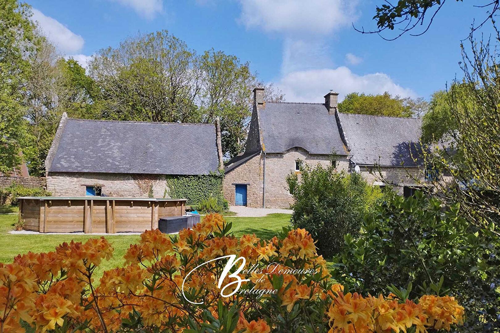 For sale Beautiful property complex near Auray and 25 min from beaches