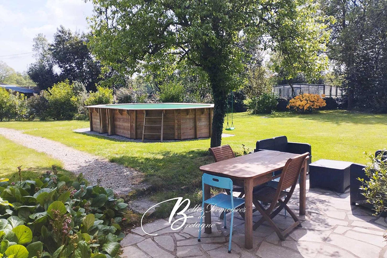 For sale Beautiful property complex near Auray and 25 min from beaches