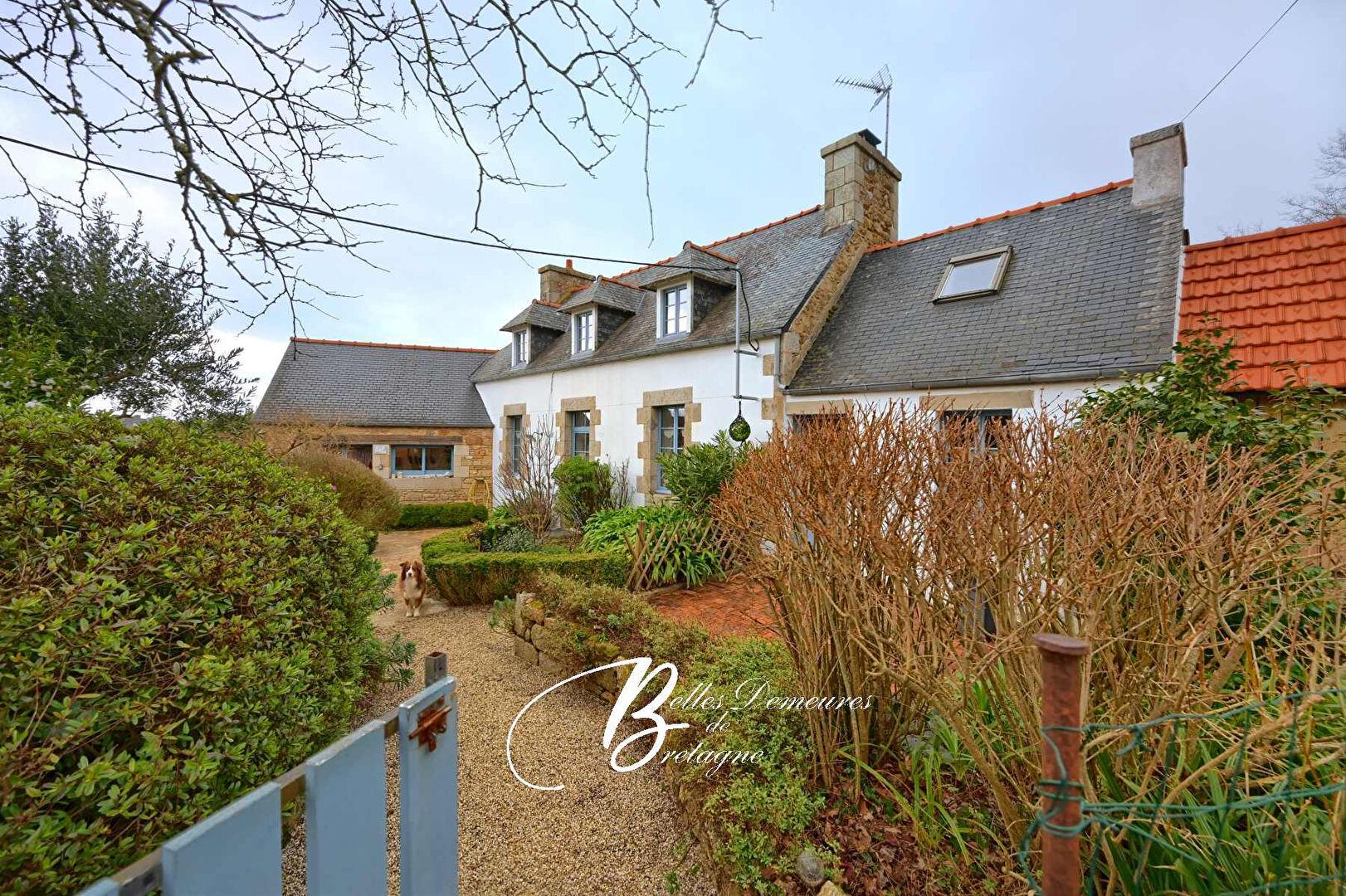 Country house and guest house sea view, Trélévern Cotes d'Armor