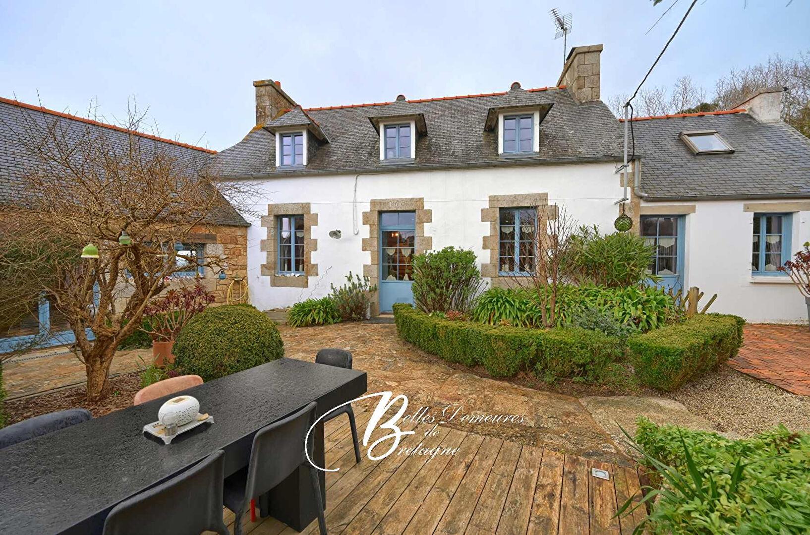 Country house and guest house sea view, Trélévern Cotes d'Armor