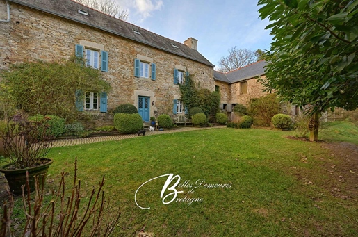 For sale house and its old mill on nearly 4 hectares Finistère