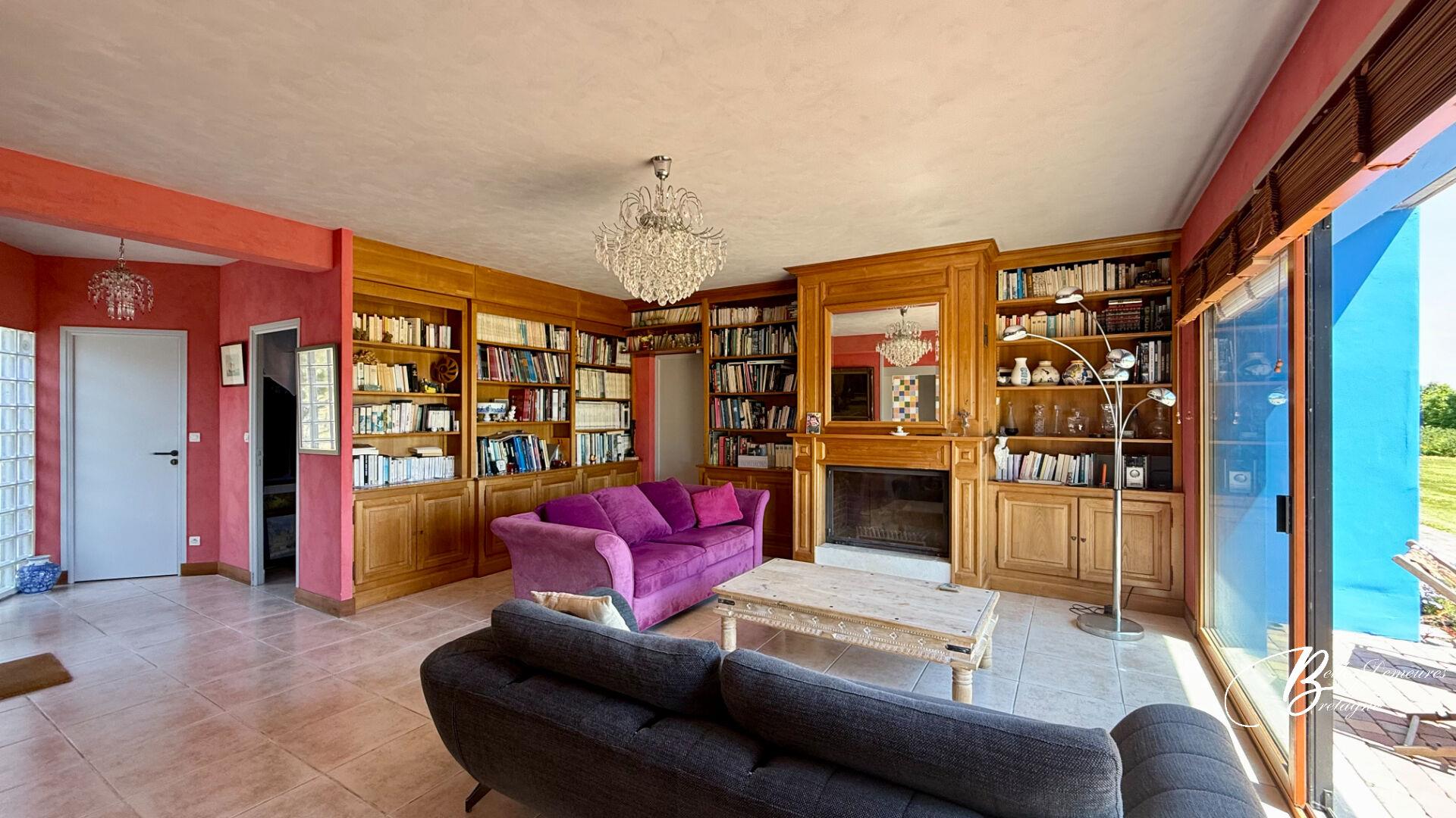 For sale beautiful villa in countryside near the Penvenan beaches