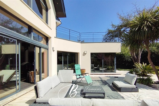 For sale exceptional villa 2 km from the beach Morbihan