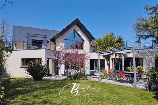 For sale exceptional villa 2 km from the beach Morbihan