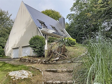 For sale renovated architect's house on 1 ha with pond Finistere