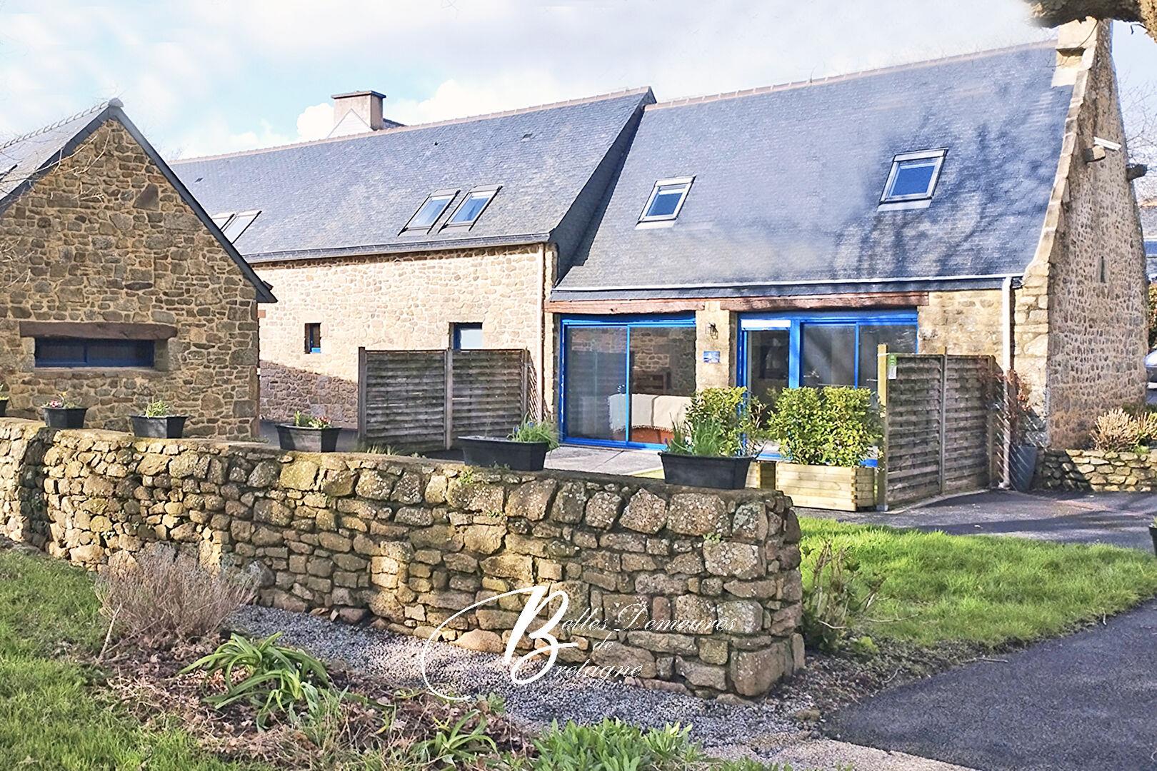 A vendre Hameau de cinq gîtes proche des plages