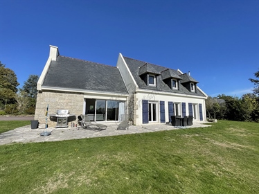For sale beautiful renovated property with sea view Finistère