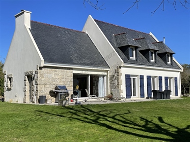 For sale beautiful renovated property with sea view Finistère