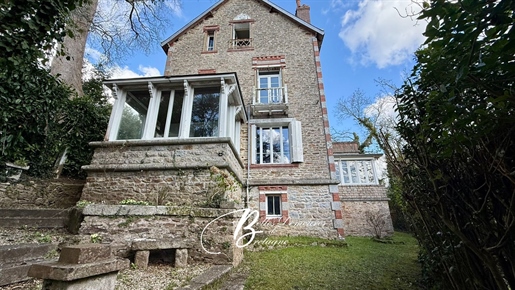 A vendre élégante demeure au coeur de la cité des peintres Finistère sud