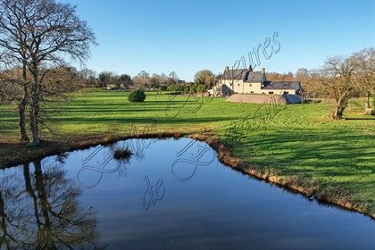 17Th manor renovated in 3 ha with pool and pond Cotes d'Armor
