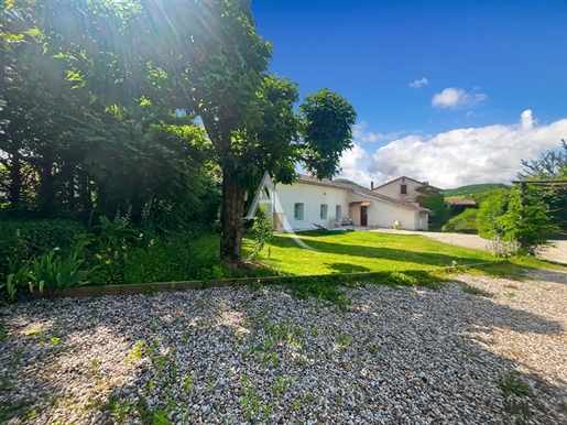 Single storey house with barn, beautiful renovation!