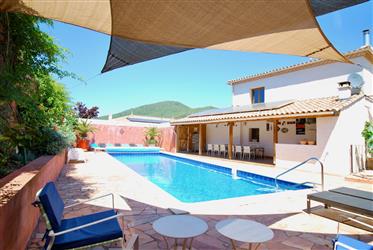 Villa with pool and views, B&B possible