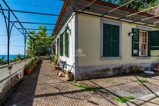 Kommen Sie und entdecken Sie diese wunderbare Villa mit 3 Schlafzimmern in der Nähe des Dorfes Ponta