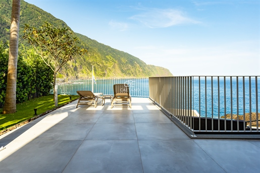 Außergewöhnliche moderne Villa am Meer in Seixal
