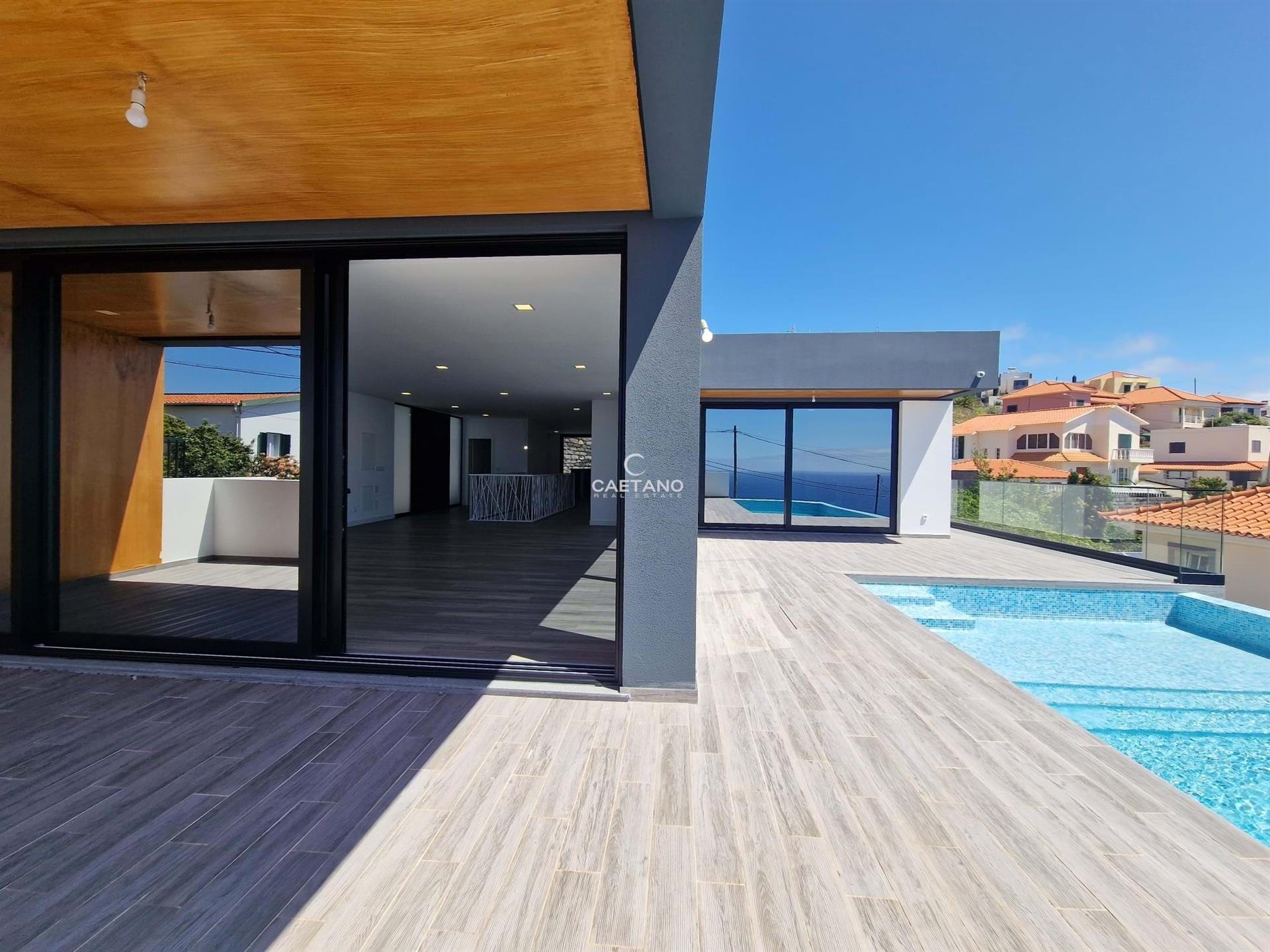 New 3 Bedroom Villa - Água de Pena, Machico
