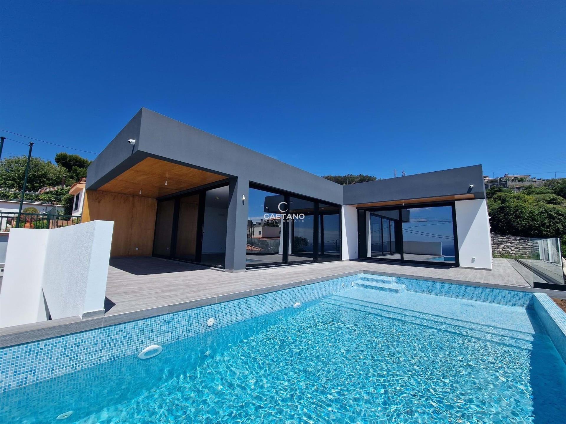 New 3 Bedroom Villa - Água de Pena, Machico
