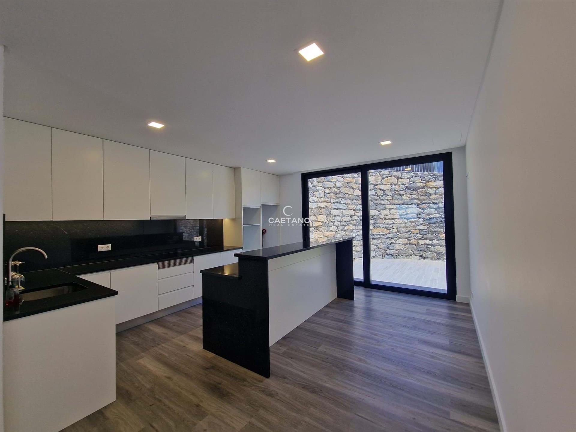 New 3 Bedroom Villa - Água de Pena, Machico