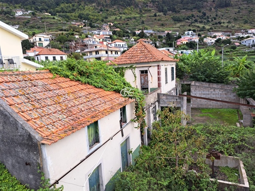 Land with two houses to Rebuild in Calheta