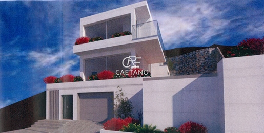 Extraordinary 2 Bedroom Villa in Calheta - The Perfect Getaway to Enjoy Life near the Beach