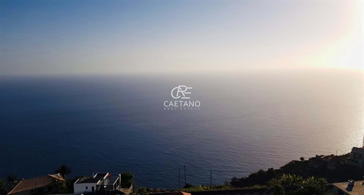 Luxuriöse Villa mit Panoramablick auf das Meer zum Verkauf