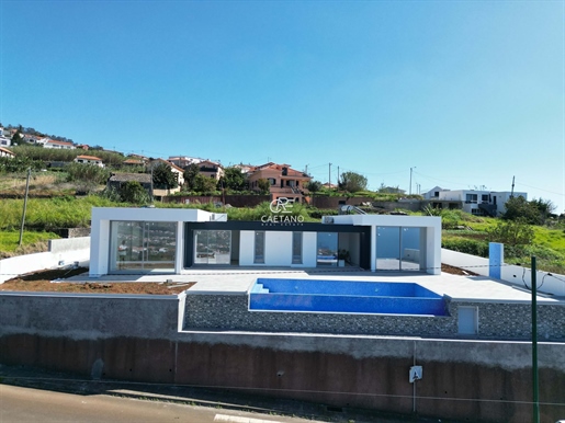 Superbe villa de luxe de 3 chambres à Calheta avec vue sur la mer