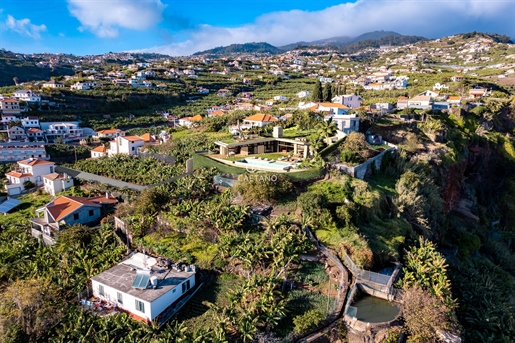 Land met goedgekeurd project voor eenpersoonshuis met 3 slaapkamers - Ponta do Sol