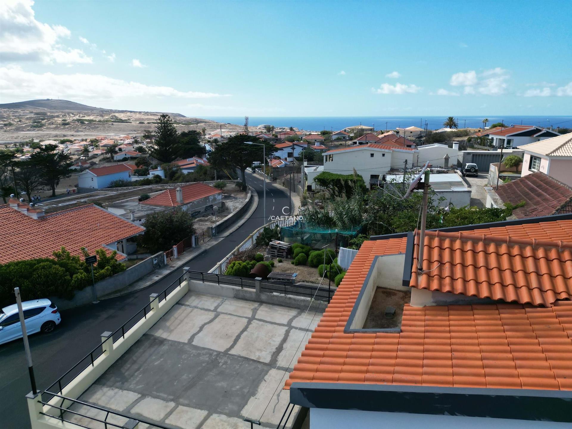 Villa met 2 slaapkamers en garage op 8 minuten van het strand van Porto Santo