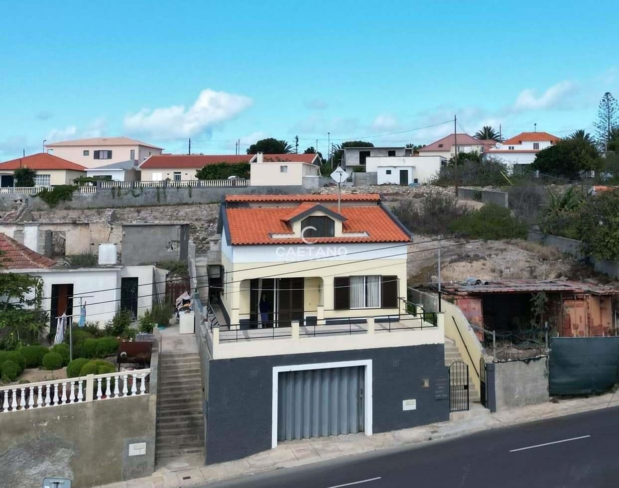 Villa met 2 slaapkamers en garage op 8 minuten van het strand van Porto Santo