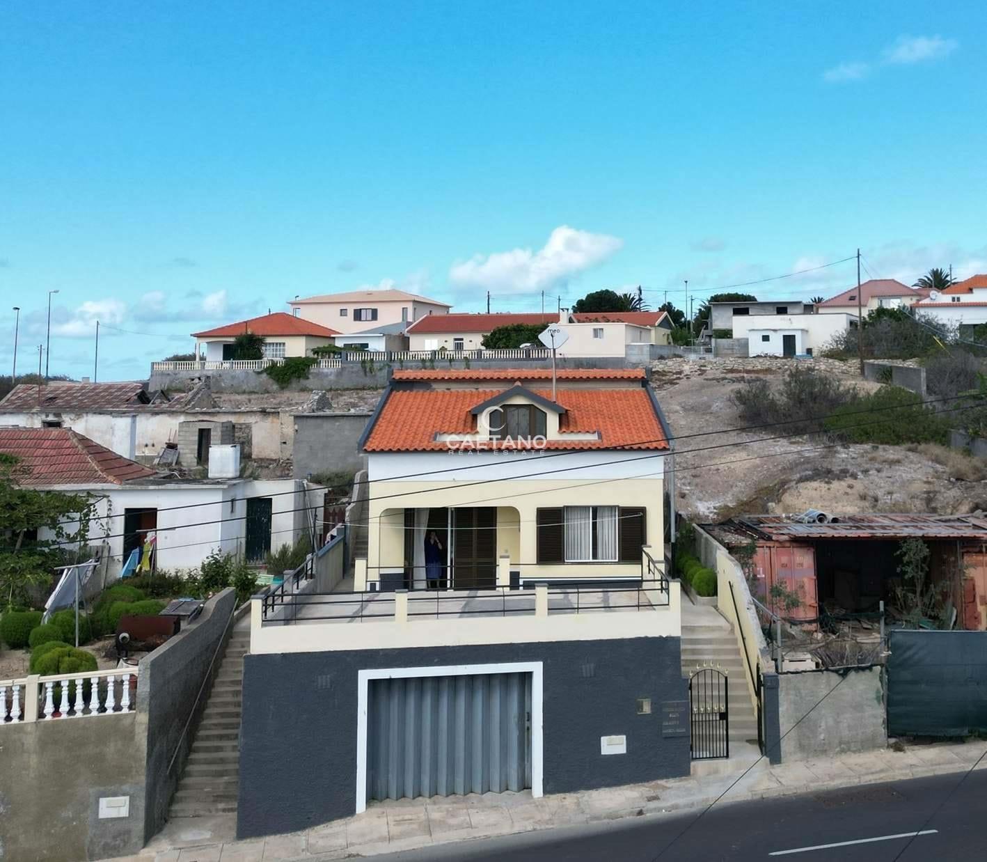 Villa met 2 slaapkamers en garage op 8 minuten van het strand van Porto Santo