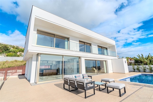 Excelente Moradia T3 + Apartamento privativo T2 - Baixa altitude vista panorâmica do mar