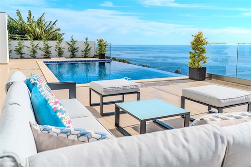 Excelente Moradia T3 + Apartamento privativo T2 - Baixa altitude vista panorâmica do mar