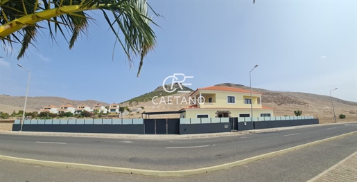 Jedinečná nemovitost v Porto Santo, báječná lokalita v docházkové vzdálenosti od pláže.