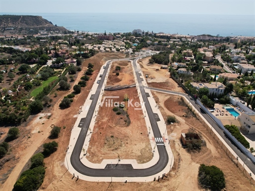Plot of land with sea view to a house in Praia da Luz