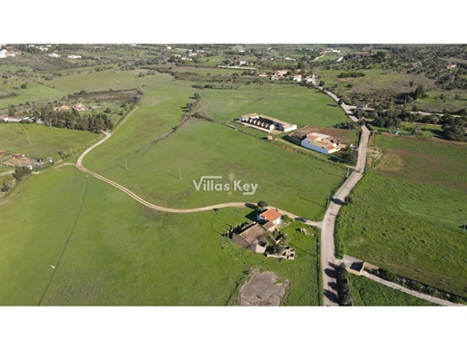 Land for construction of villa in Lagos/Algarve,located just 5 minutes' walk from 5 minutes Golf Pal
