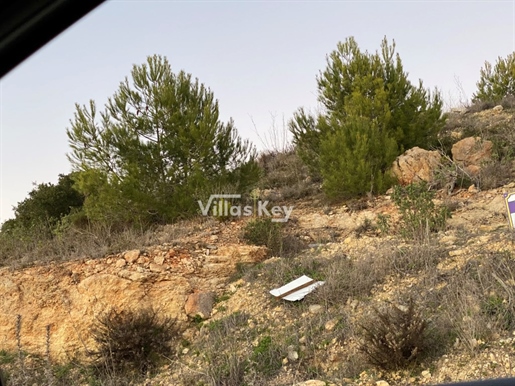 Plot land located in a quiet area near the beach
