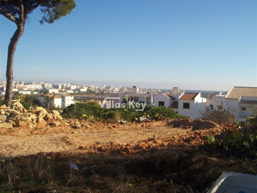 Plot of land with feasibility to build 15 villas with pool in Faro.