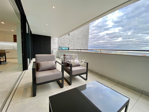 Luxury apartment with pool, 3 bedrooms, Lagos.