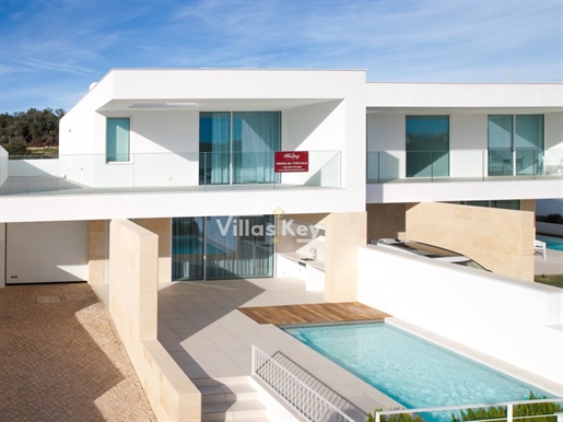 Neue moderne Villa mit drei Schlafzimmern und Swimmingpool in Lagos