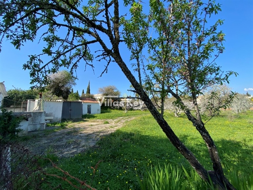 Haus mit Grundstück in der Gegend von Meia Praia.