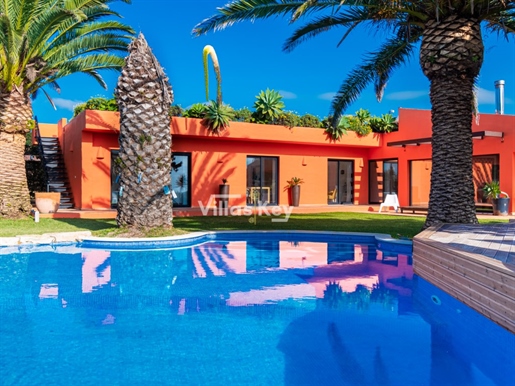 Magnífica casa con piscina, vistas al mar, pista de tenis y lago biológico en Sagres