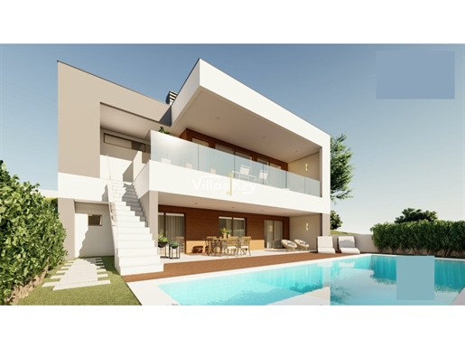 Villa with sea views, garage, garden and swimming pool in Algarve.