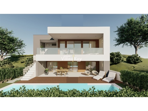 Villa mit Meerblick, Garage, Garten und Swimmingpool an der Algarve.