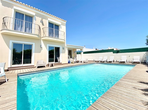Villa mit Pool zu verkaufen in Lagos/Algarve/Portugal.