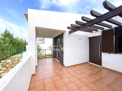 2 bedroom flat with pool near the golf course for sale in Alvor