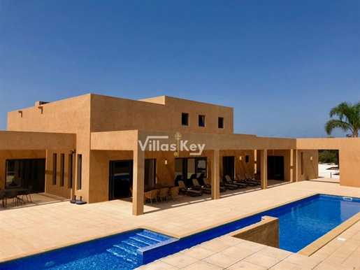 Villa con 5 camere da letto con 4500mts2 e piscina a Lagos.