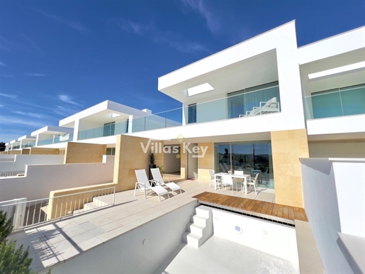 Neue moderne Villa mit drei Schlafzimmern und Pool in Lagos