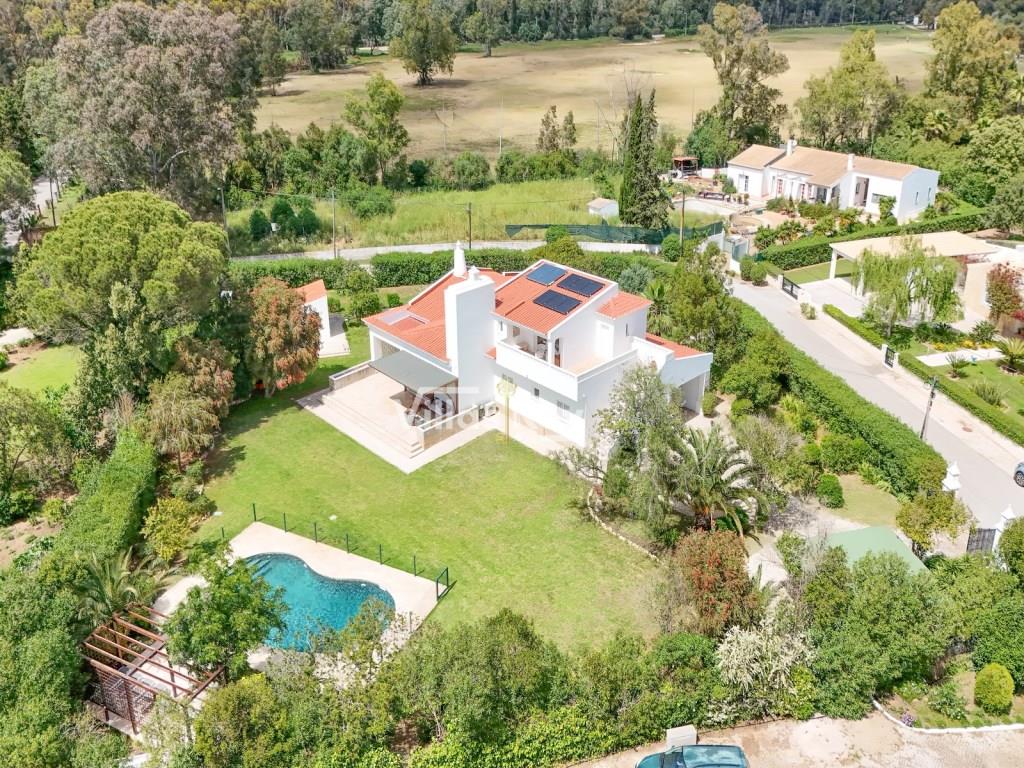 Exklusive Villa im Penina Golf Resort 
Eleganz, Komfort und Privatsphäre.Alvor, Algarve, Portugal.