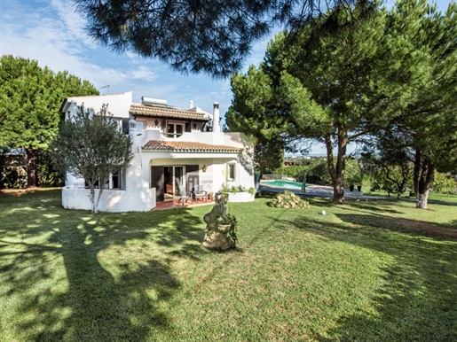 Villa de 4 chambres avec piscine